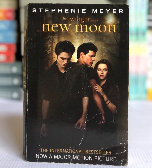 [USED] New Moon by Stephanie Meyer