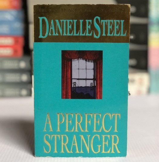 [USED] A Perfect Stranger by Danielle Steel