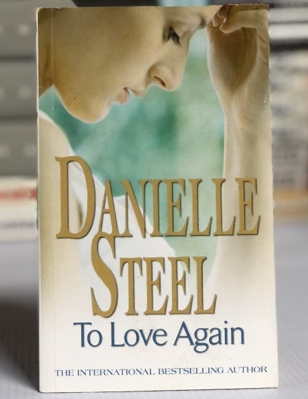 [USED] To Love Again by Danielle Steel