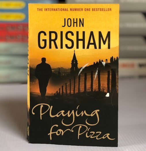 [USED] Playing For Pizza by John Grisham