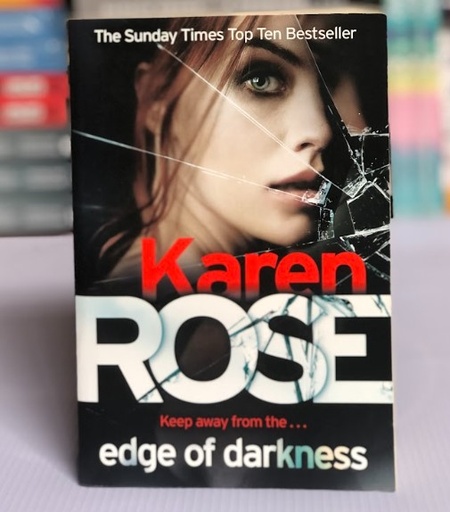 [30119] [USED] Edge of Darkness by Karen Rose