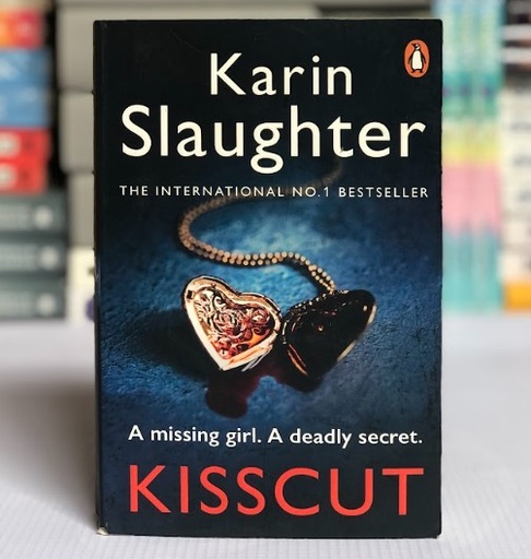 [30126] [USED] Kiss Cut by Karin Slaughter